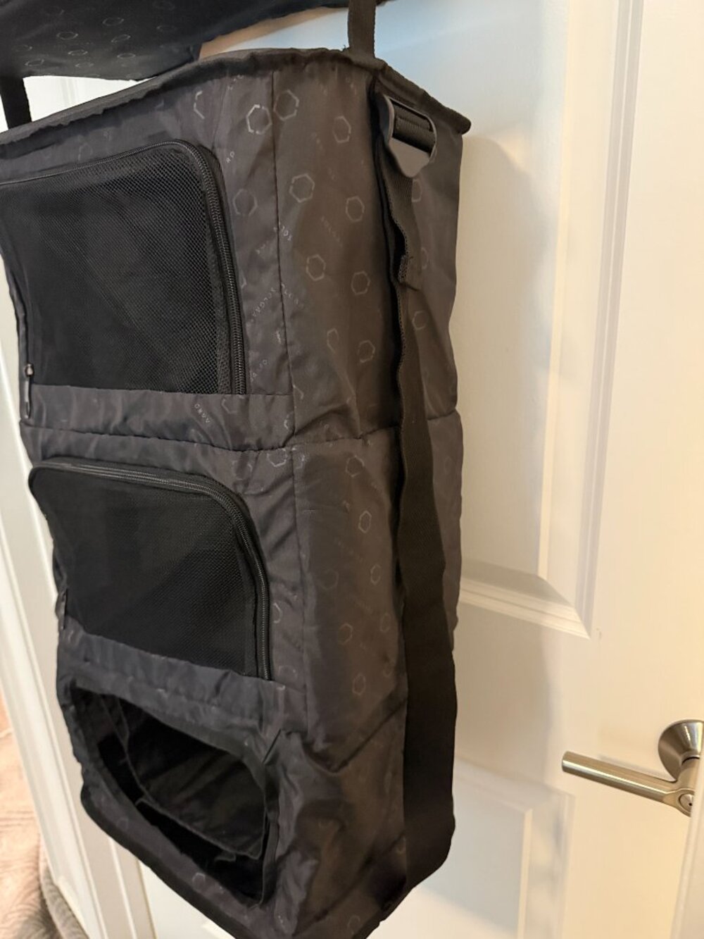 Nomatic Travel Laundry Bag and Solgaard Travel Closet Compression Organizer - Picture 8 of 16